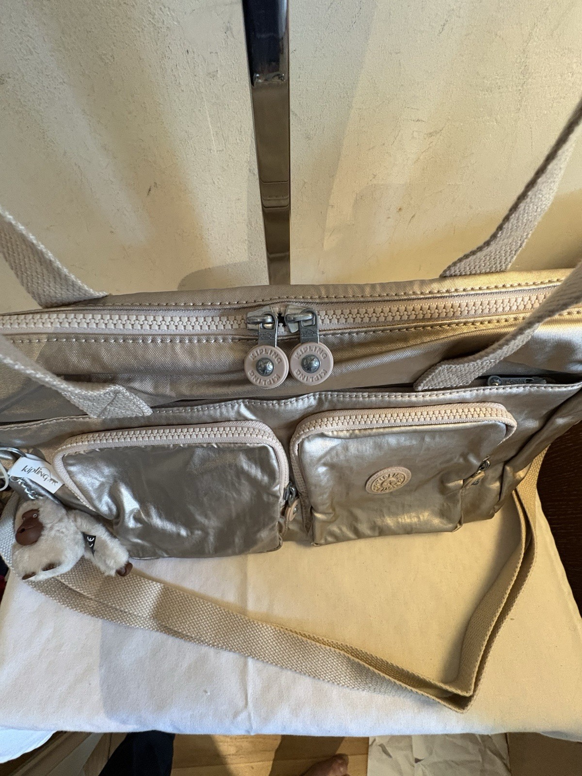 New Kipling Cyrene Crossbody/Shoulder Bag Metallic Gold/Tan Monkey Charm NWT