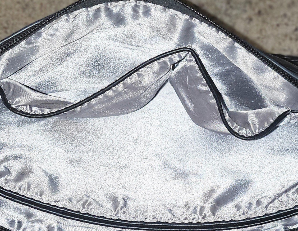 UNBRANDED FAUX EMBOSSED CROC SHOULDERBAG W/ METALIC SILVER LINING EXCELLENT COND
