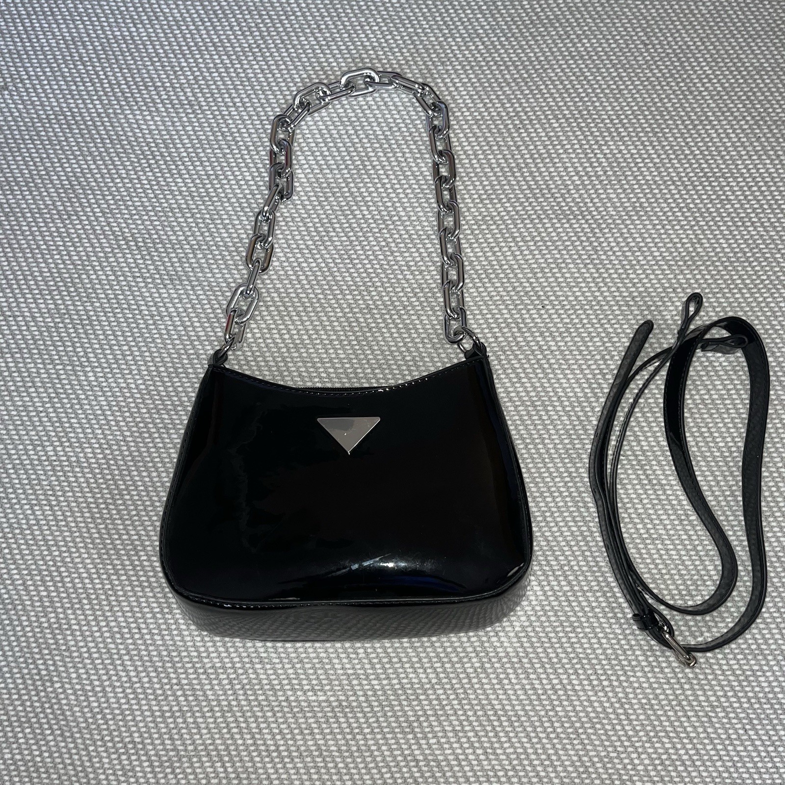 Small Von Maur Faux Patent Leather Black Purse Silver Chunky Chain Strap