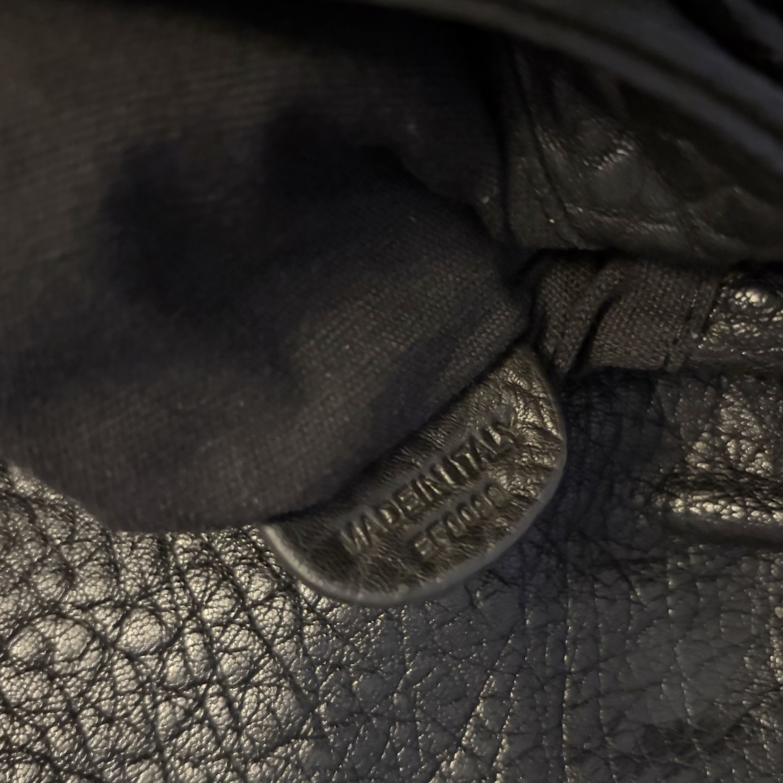 Givenchy Antigona Envelope Pebbled Textured Leather Clutch In Xlnt Condition