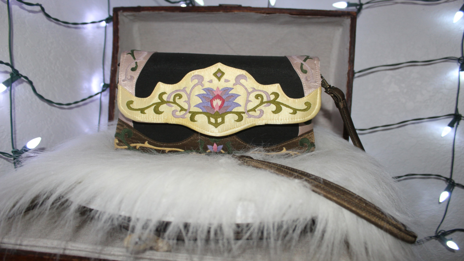 Oovoo Design Satin Embroidered Handbag *See Video