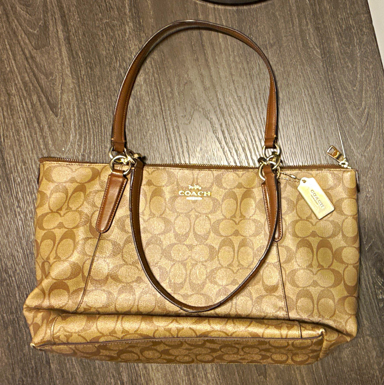 Coach Signature Tote Zip Top Tan/Brown Double Handles Inner Pockets Bag Charm