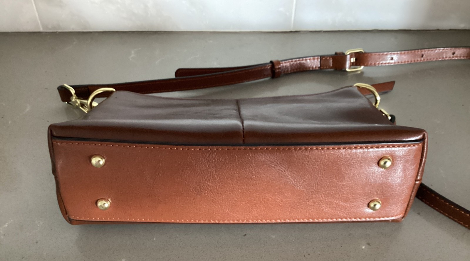 Kattee Leather Cognac Brown Crossbody Bag Purse w/ Adjustable Strap Zip Top