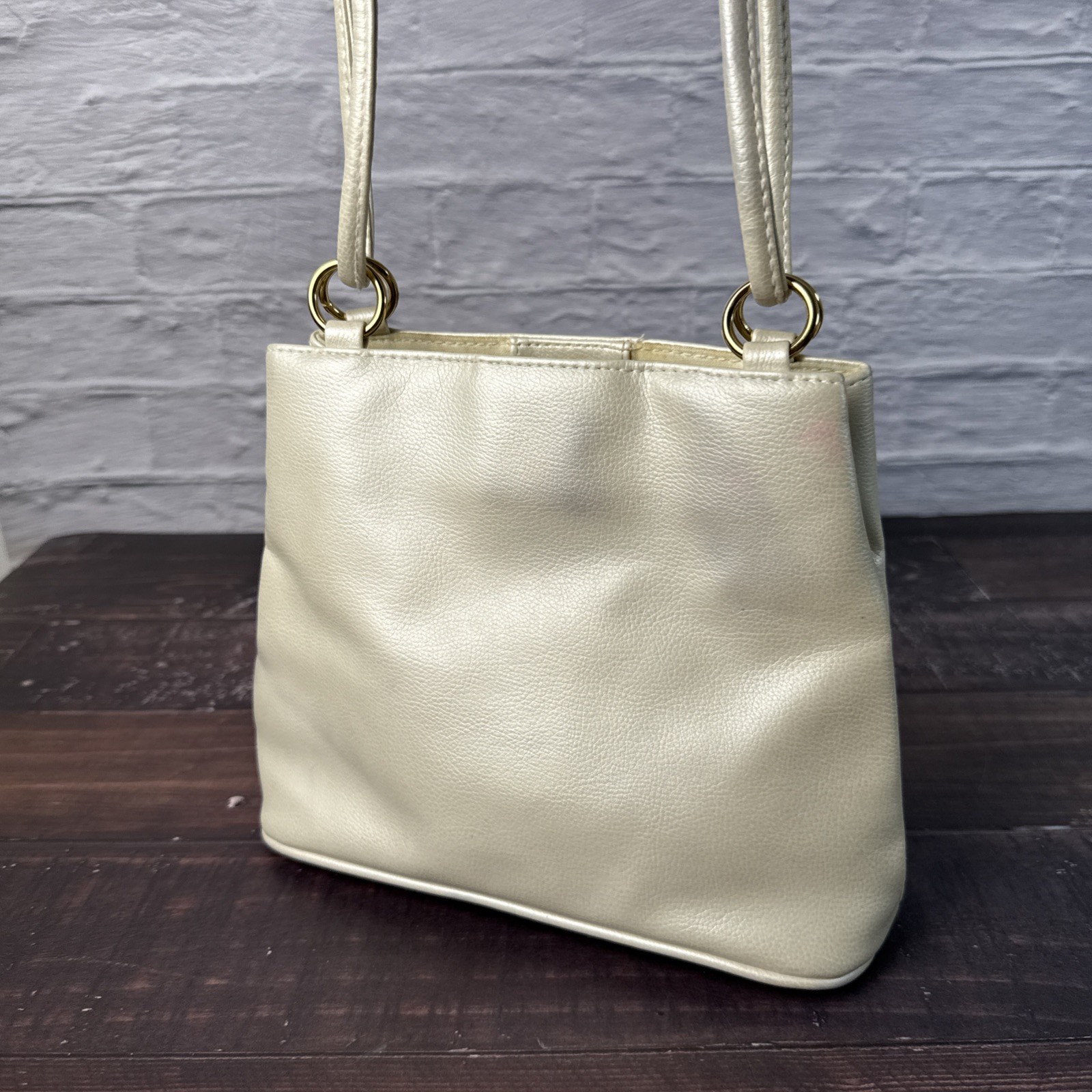 Vintage White Shoulder Bag Purse Amanda Smith