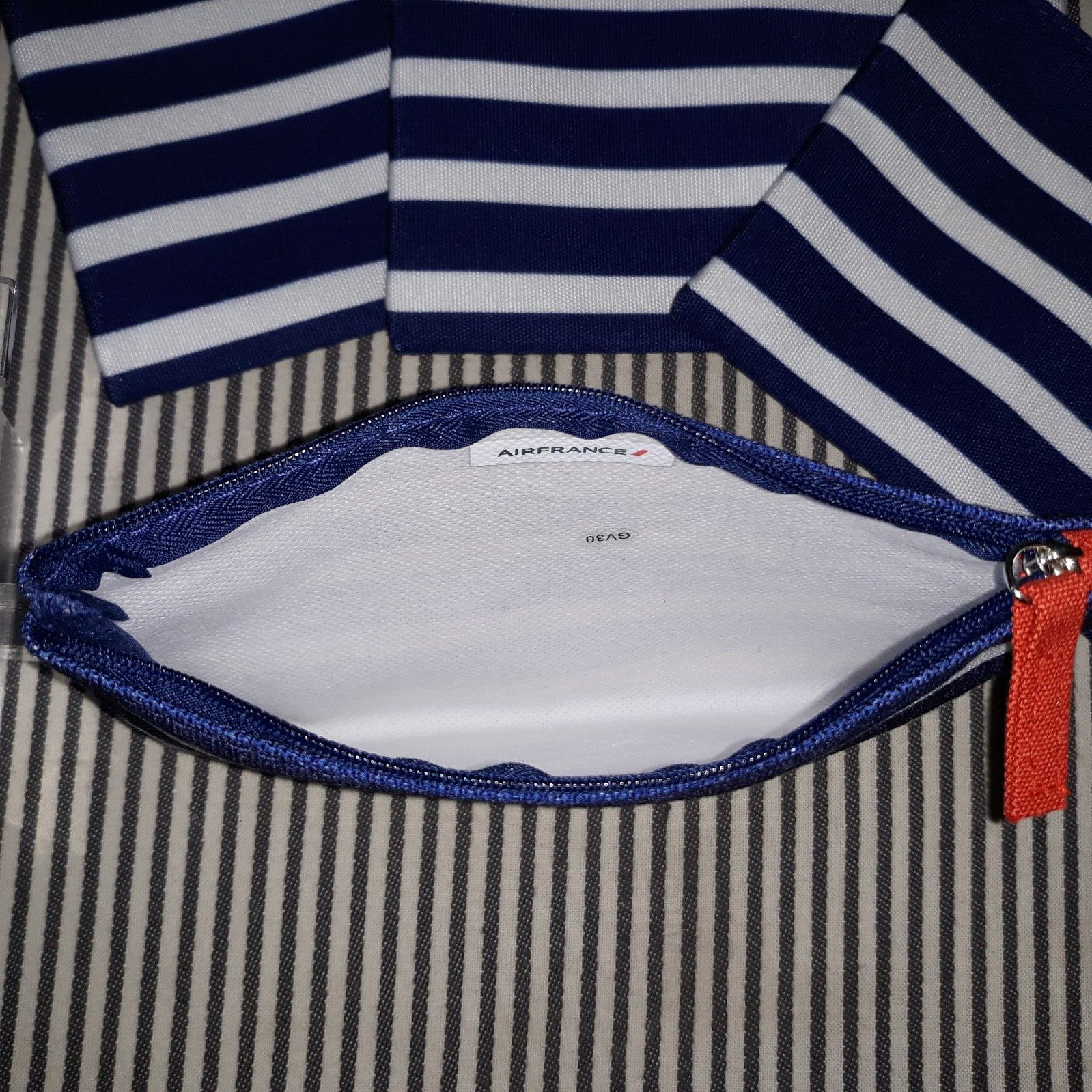 NEW NWT AIR FRANCE COSMETIC BAG POUCH BLUE WHITE STRIPE RED ZIPPER – 3 AVAIL