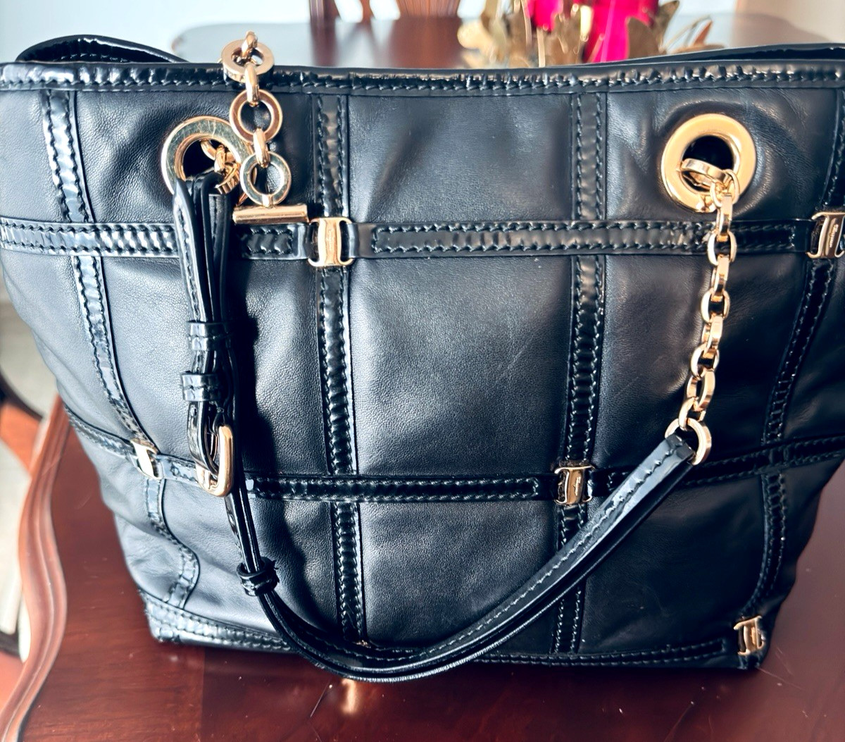 Salvatore Ferragamo Vara Chain Shoulder Tote Black Leather 62YC437