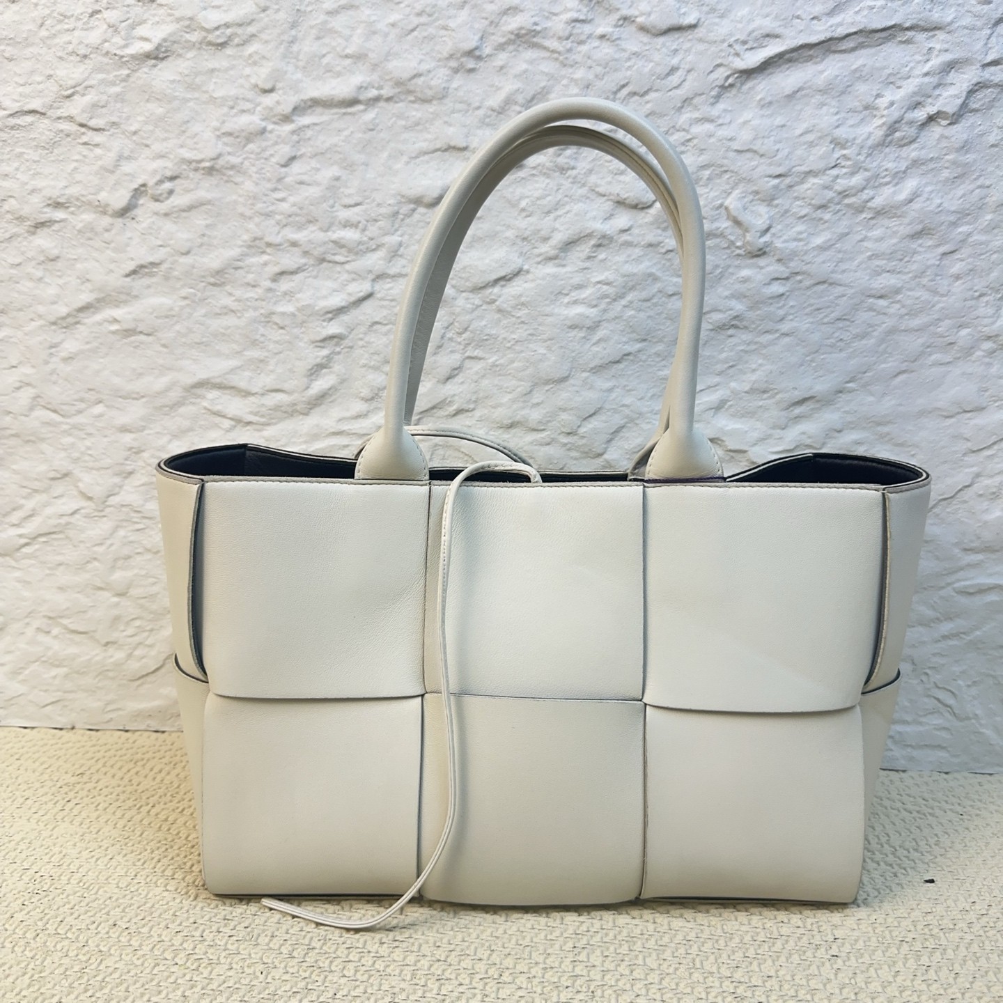 Bottega Veneta Arco Tote Handbag Intrecciato Smooth Calf Leather Off White