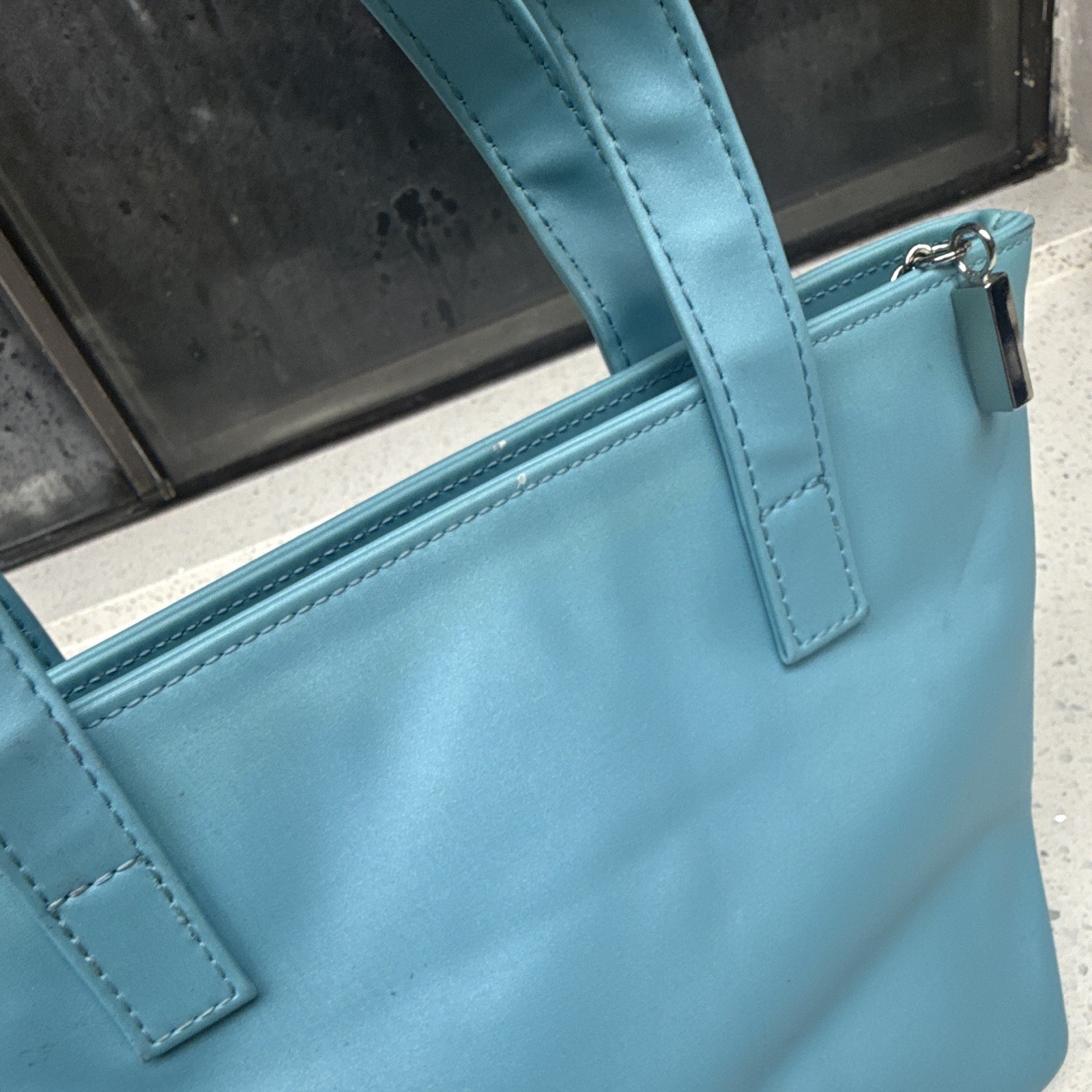 Amanda Smith Blue Solid Tote Bag Double Handles Zip Top Lined Inner Pockets