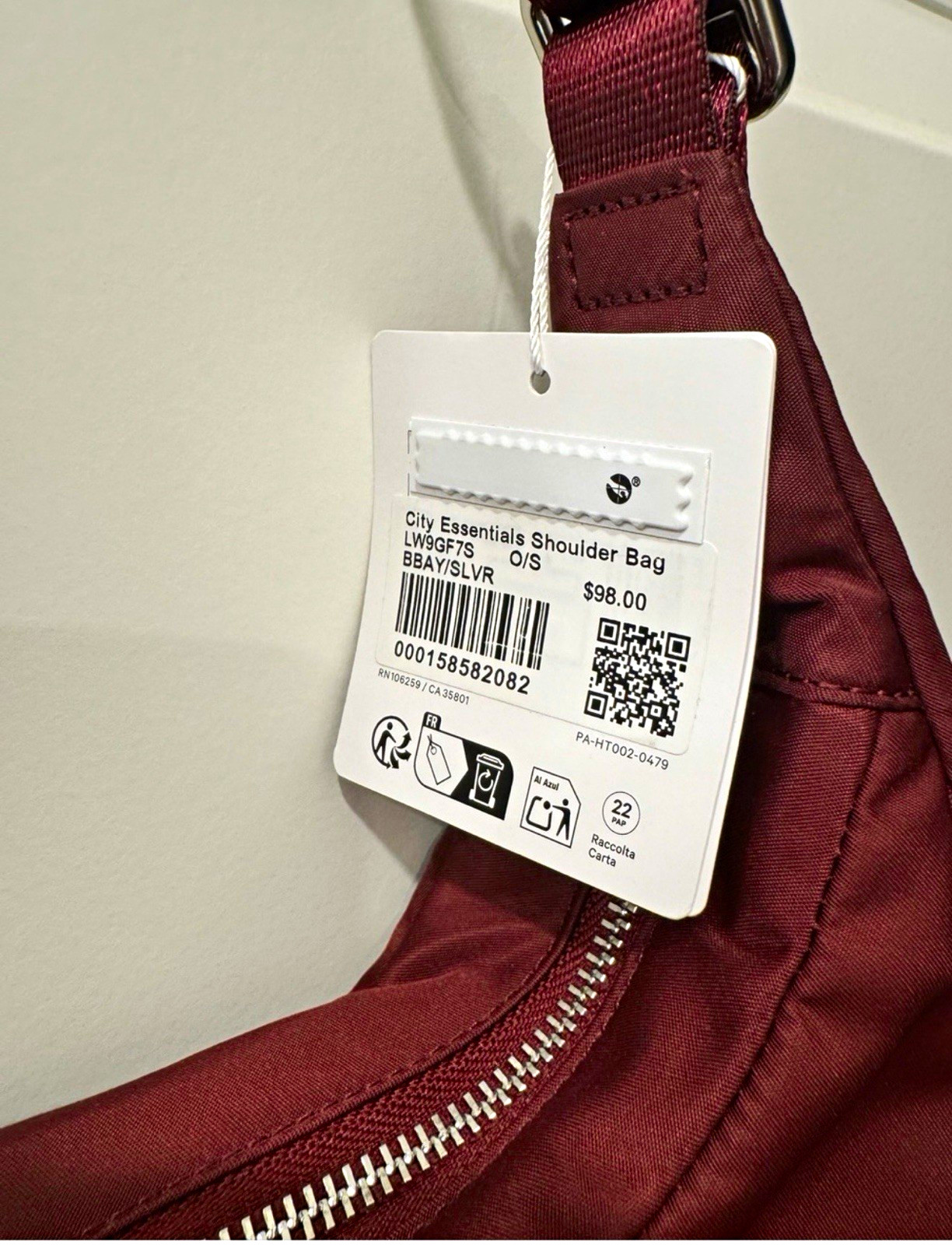 Brand new Lululemon Women’s Crescent Shoulder Bag Burgundy Zip