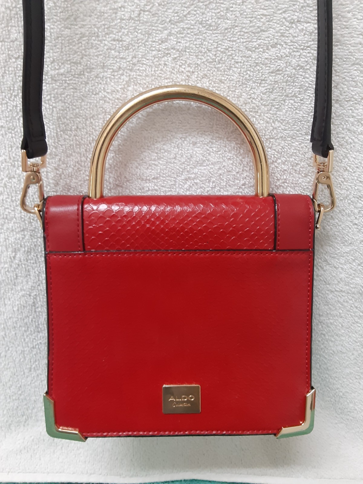 Aldo Handbag Red with snake decoration and gold handle 41″ strap UNIQUE NWOT