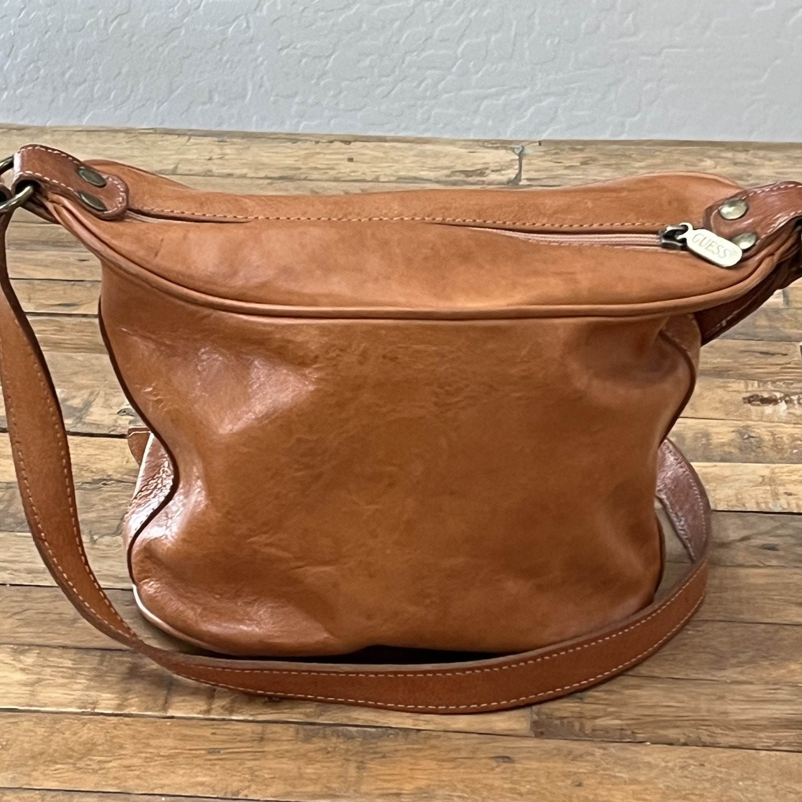 Vintage Authentique Guess Leather Crossbody Bag 5.5 in Embossed Logo
