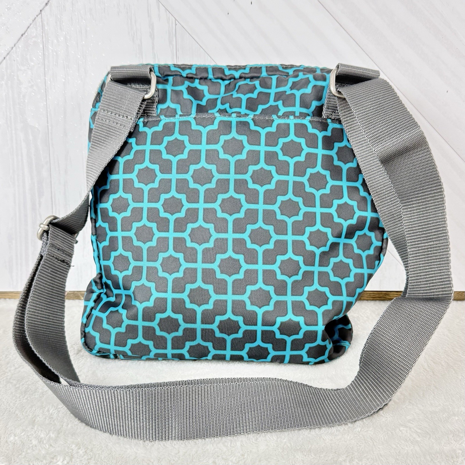 Baggallini Crossbody Bag Blue/Turquoise~Gray Geometric Pattern Adjustable Strap