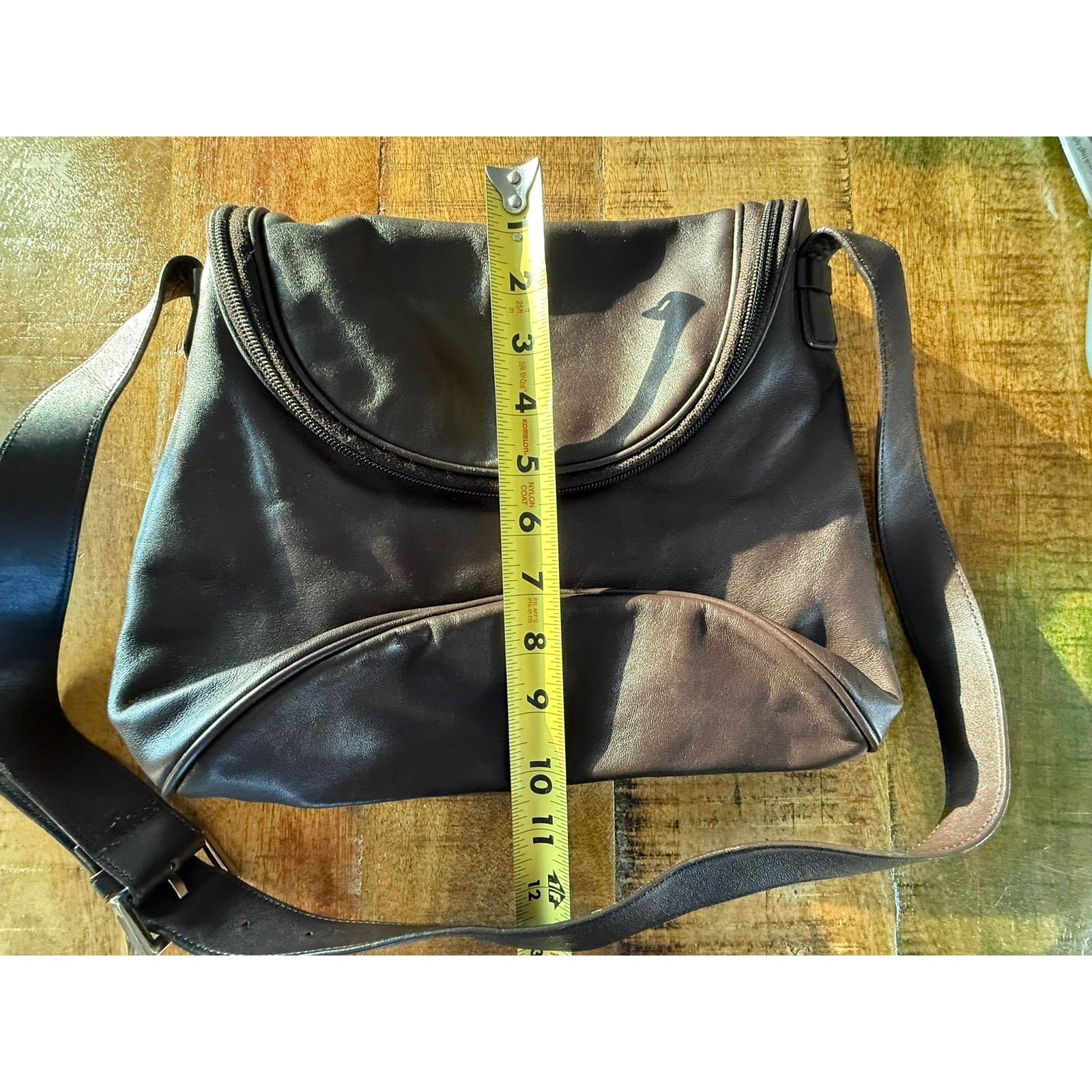 MAXX New York Dark Brown Leather Crossbody Bag Organizer Plaid Lining Messenger