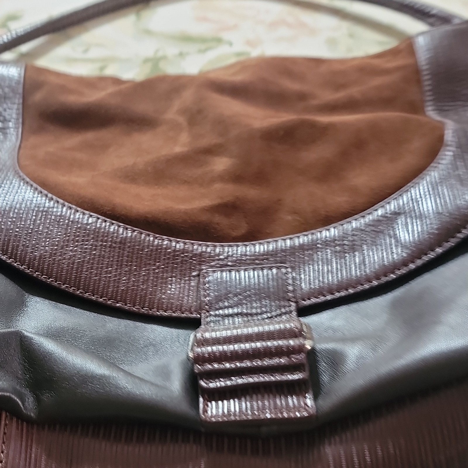 Sondra Roberts Women’s Brown/Black Shoulder Bag Zip Closure, Inner Pockets