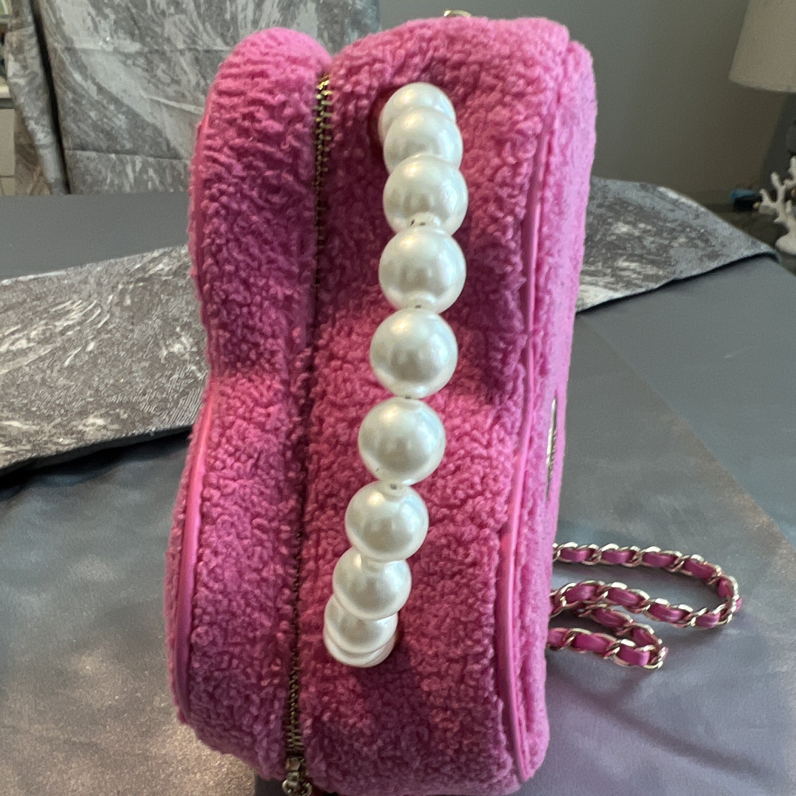 Barbie Pink Heart Crossbody Bag Pearl Top Handle Gold Chain Strap Zip Closure
