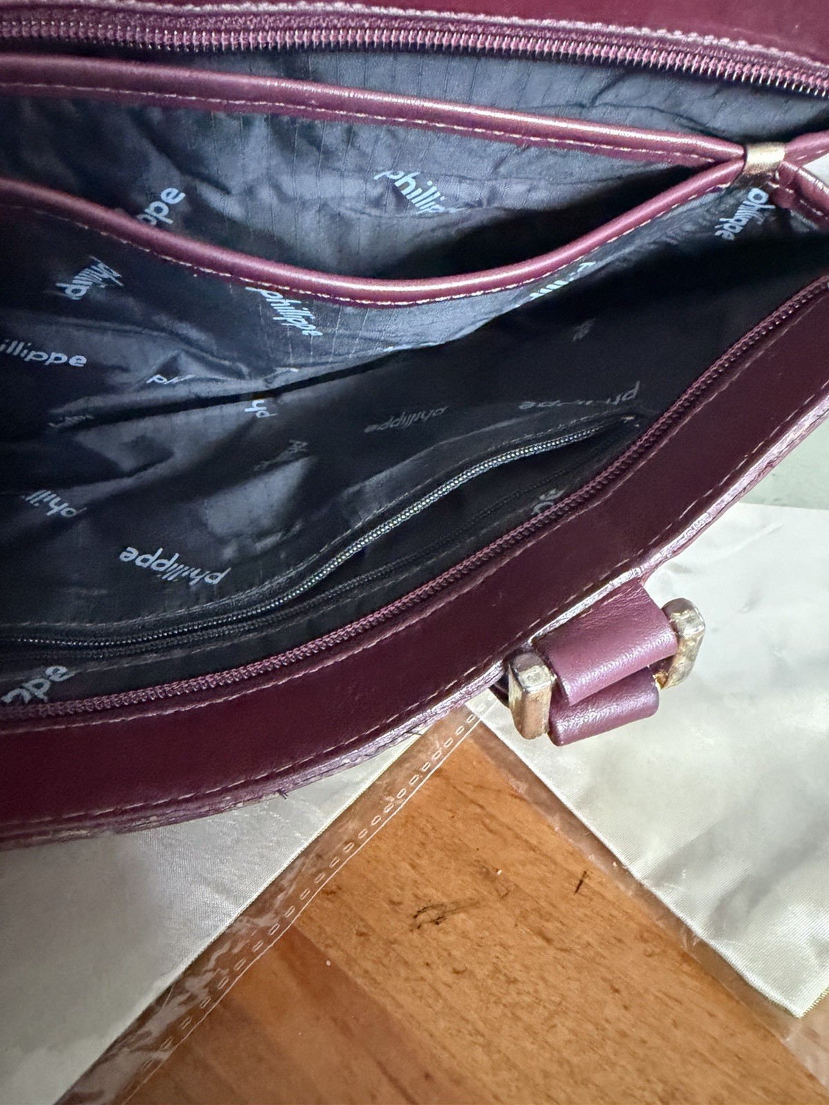 Philippe Women’s Burgundy Satchel Top Handle Bag Zip Closure Lined Pockets Solid