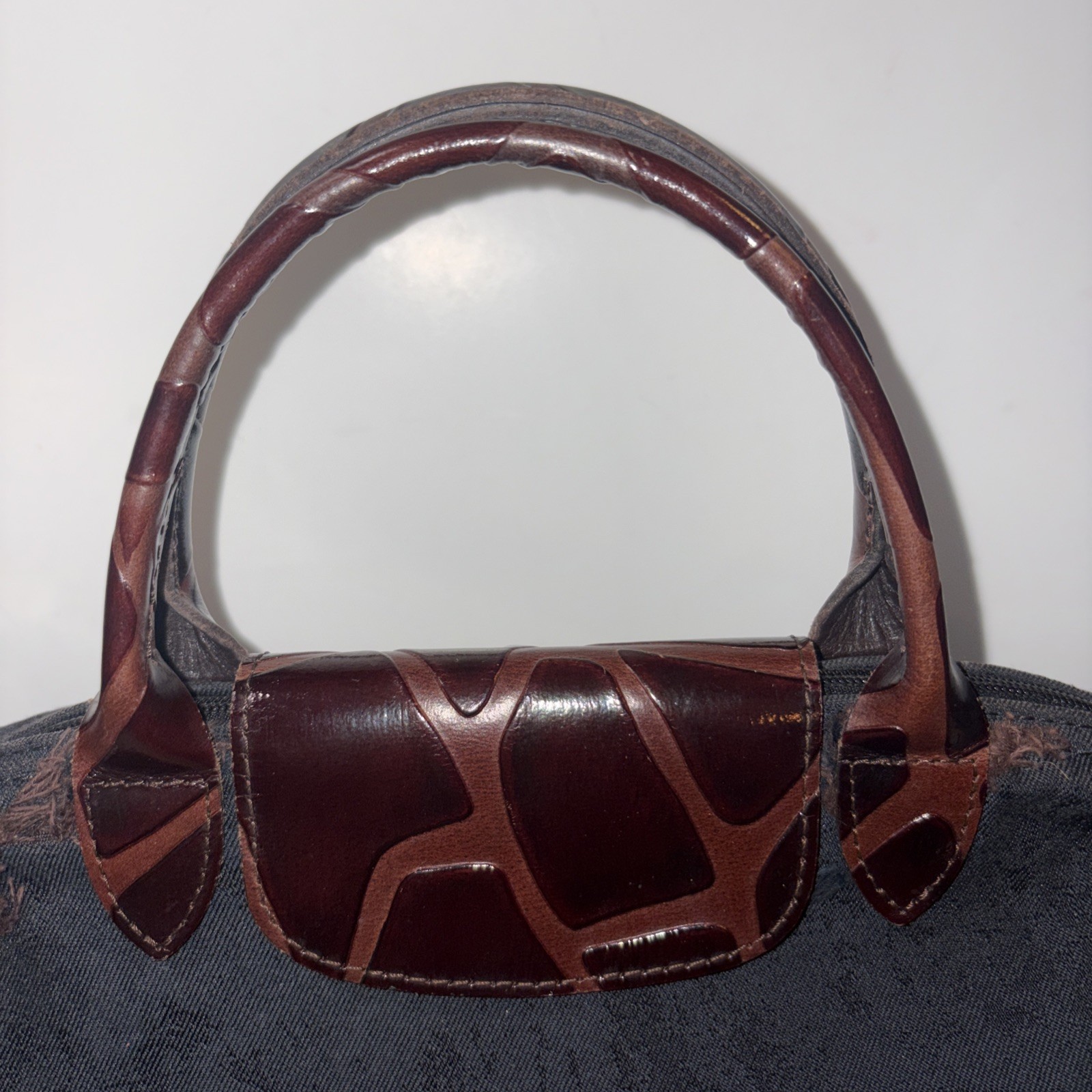 longchamp le pliage black bag 7x13in