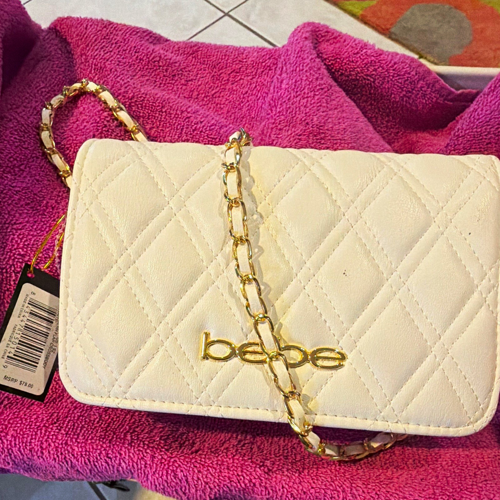bebe White Quilted Crossbody Bag Chain Strap Gold Hardware Magnetic