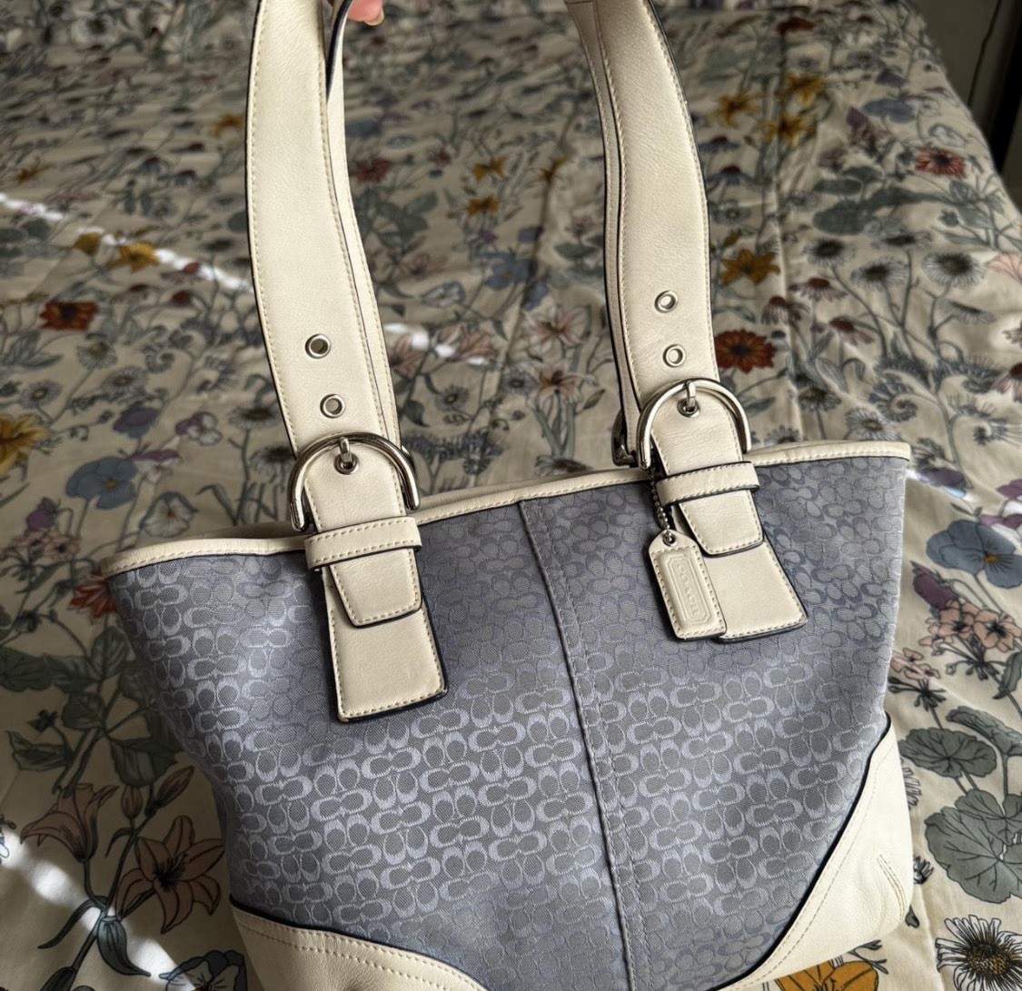 Coach Signature Gray/Ivory Tote Bag w/ Zip Closure, Lined Inner Pockets, Charm