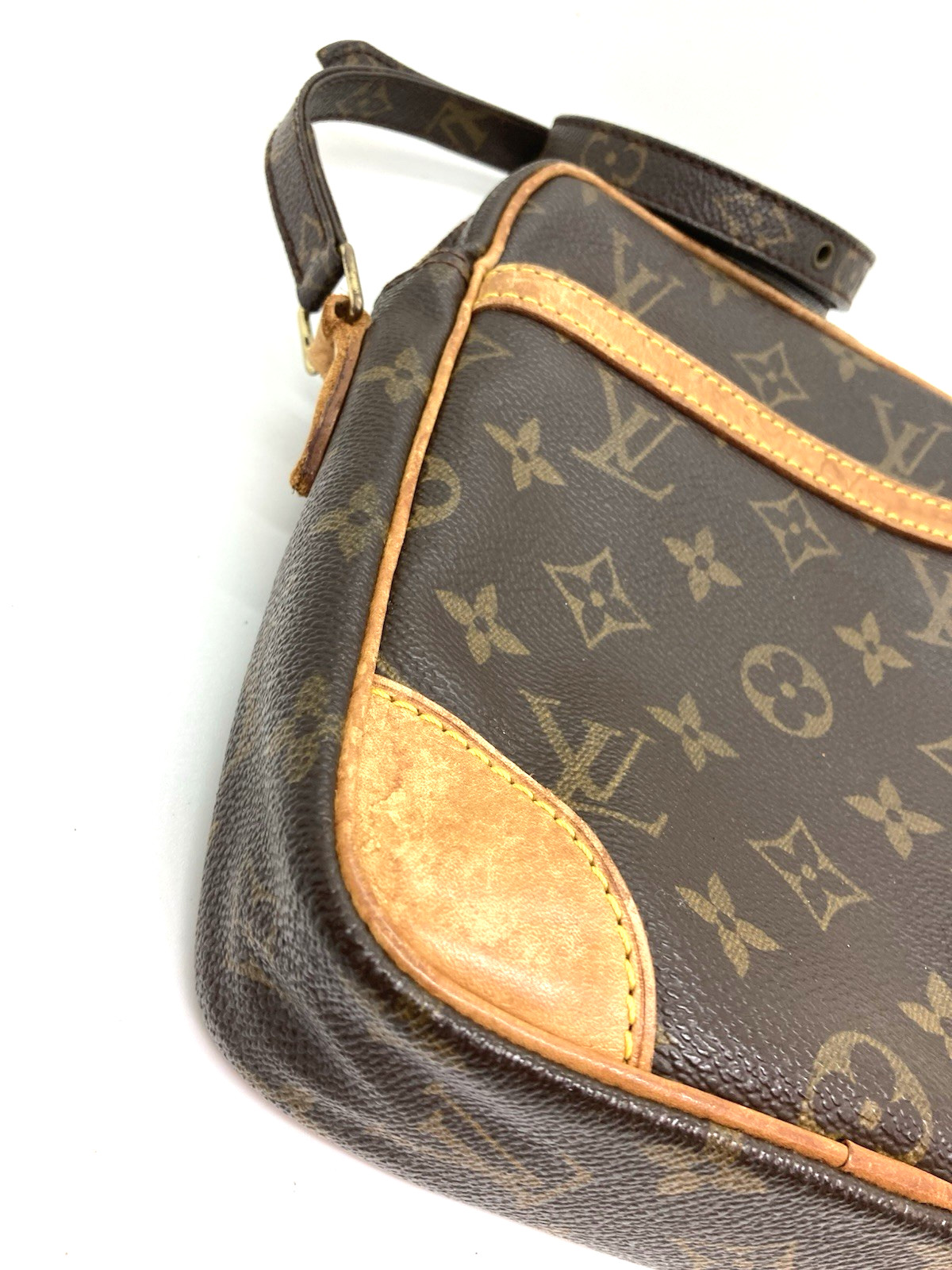 used LOUIS VUITTON Danube PM M45266 Monogram PVC Shoulder Bag 31995