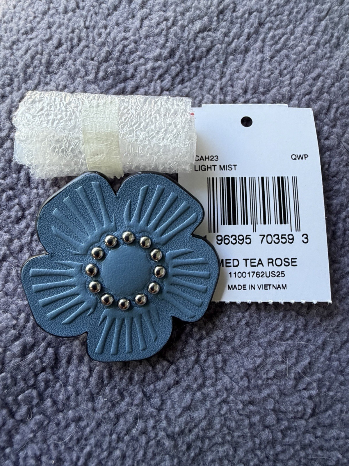 Coach Medium Tea Rose Pin. Light Mist