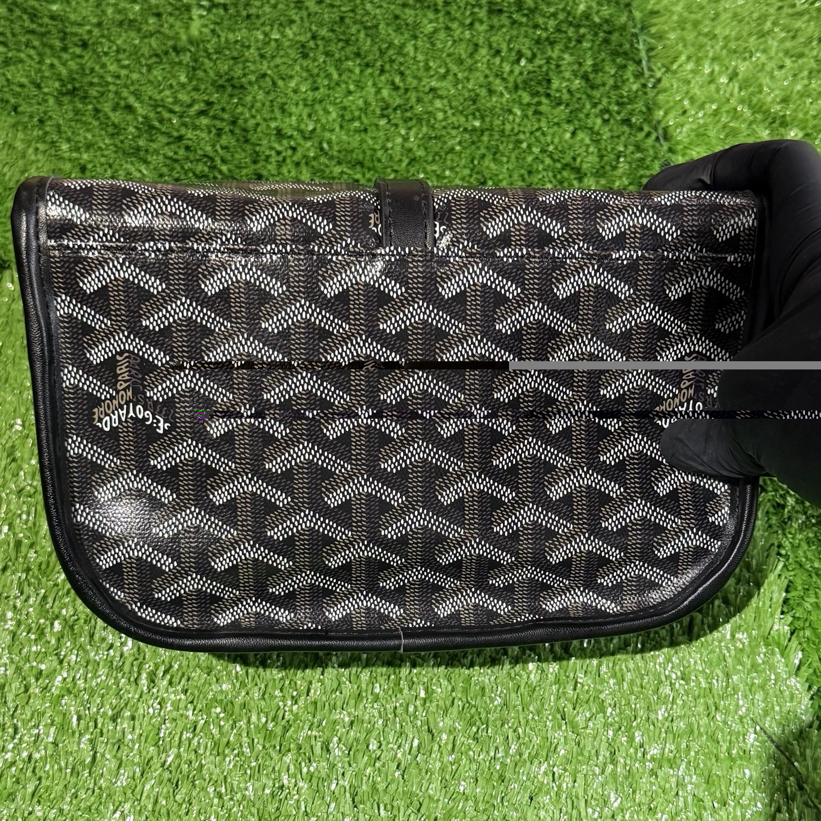 G*y@rd Black White Crossbody Buckle Silver Hardware Strap