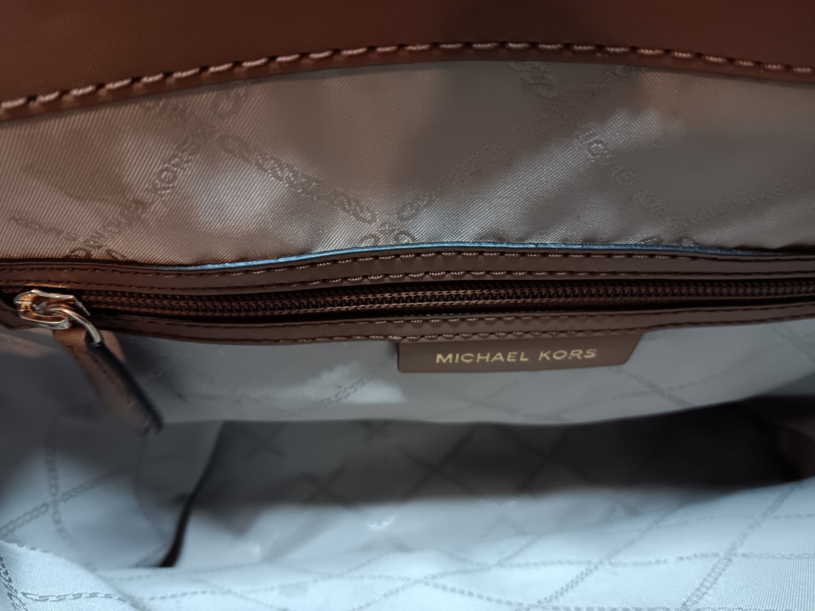 MICHAEL KORS VOYAGER LARGE TOTE SHOULDER BAG CAMEL BROWN WHITE MK LOGO NO TAGS