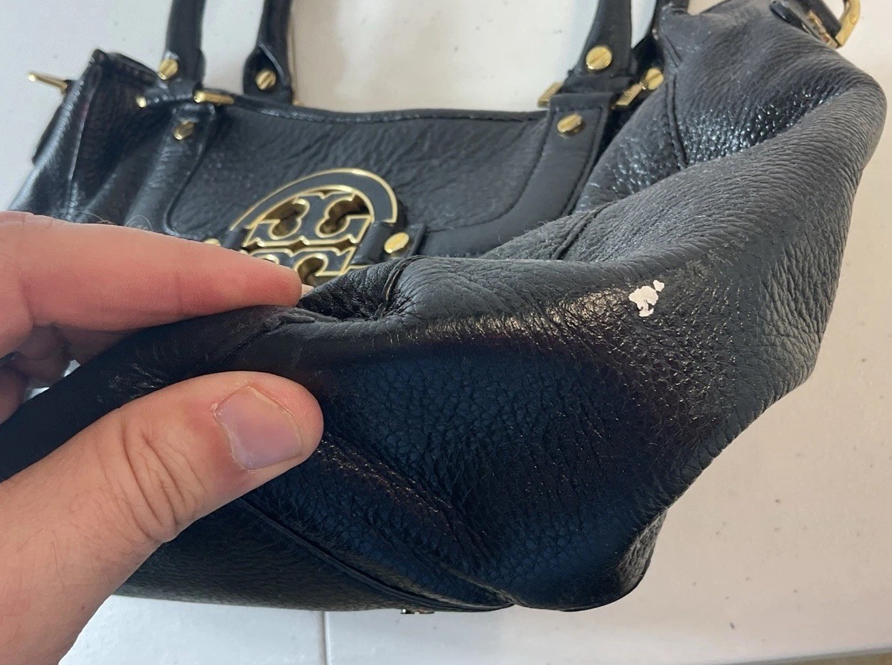 Tory Burch Amanda Hobo Bag Black Pebbled Leather Shoulder Tote LOGO