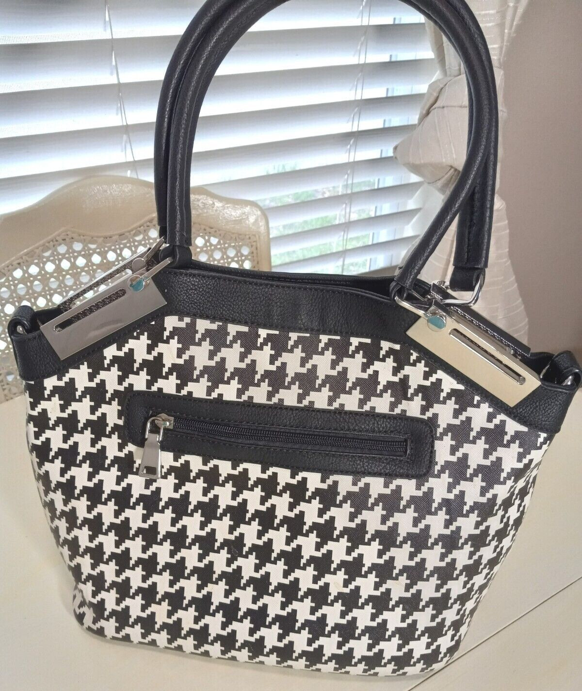 Black Rivet New Shoulder or handheld Black / White Handbag medium silver decore