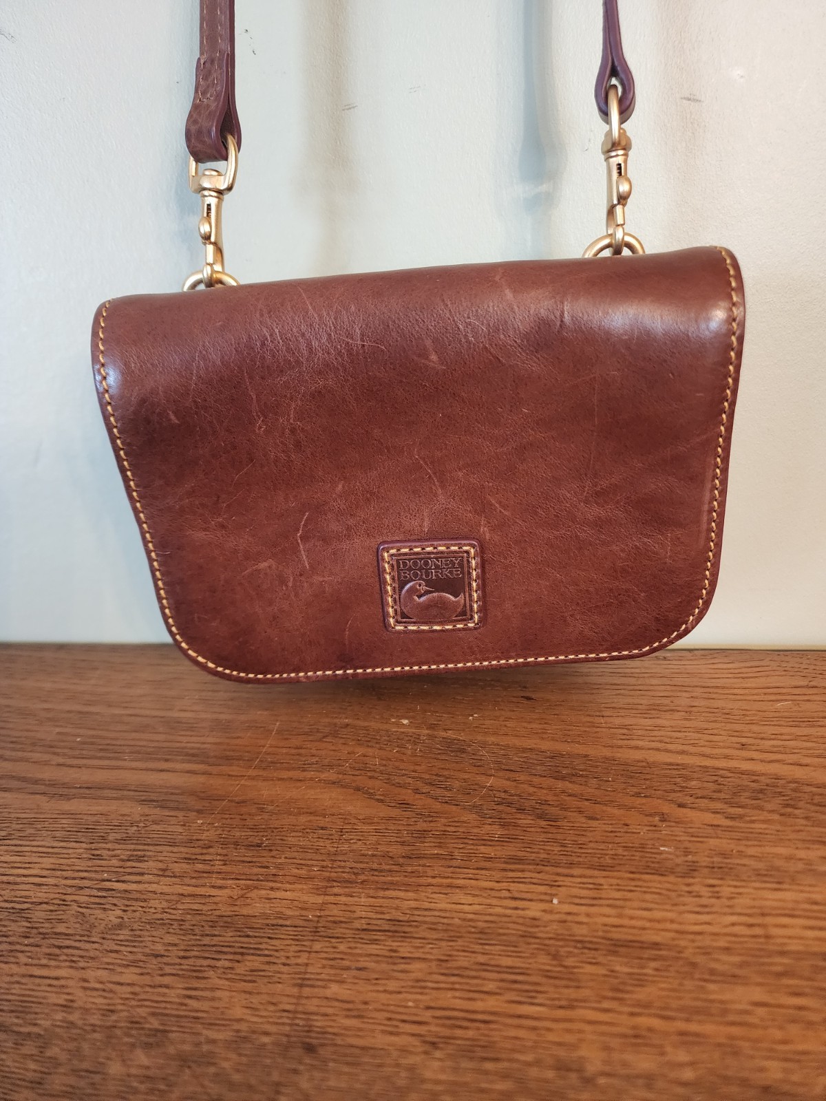 Dooney & Bourke Florentine Kitty Crossbody Chestnut Color