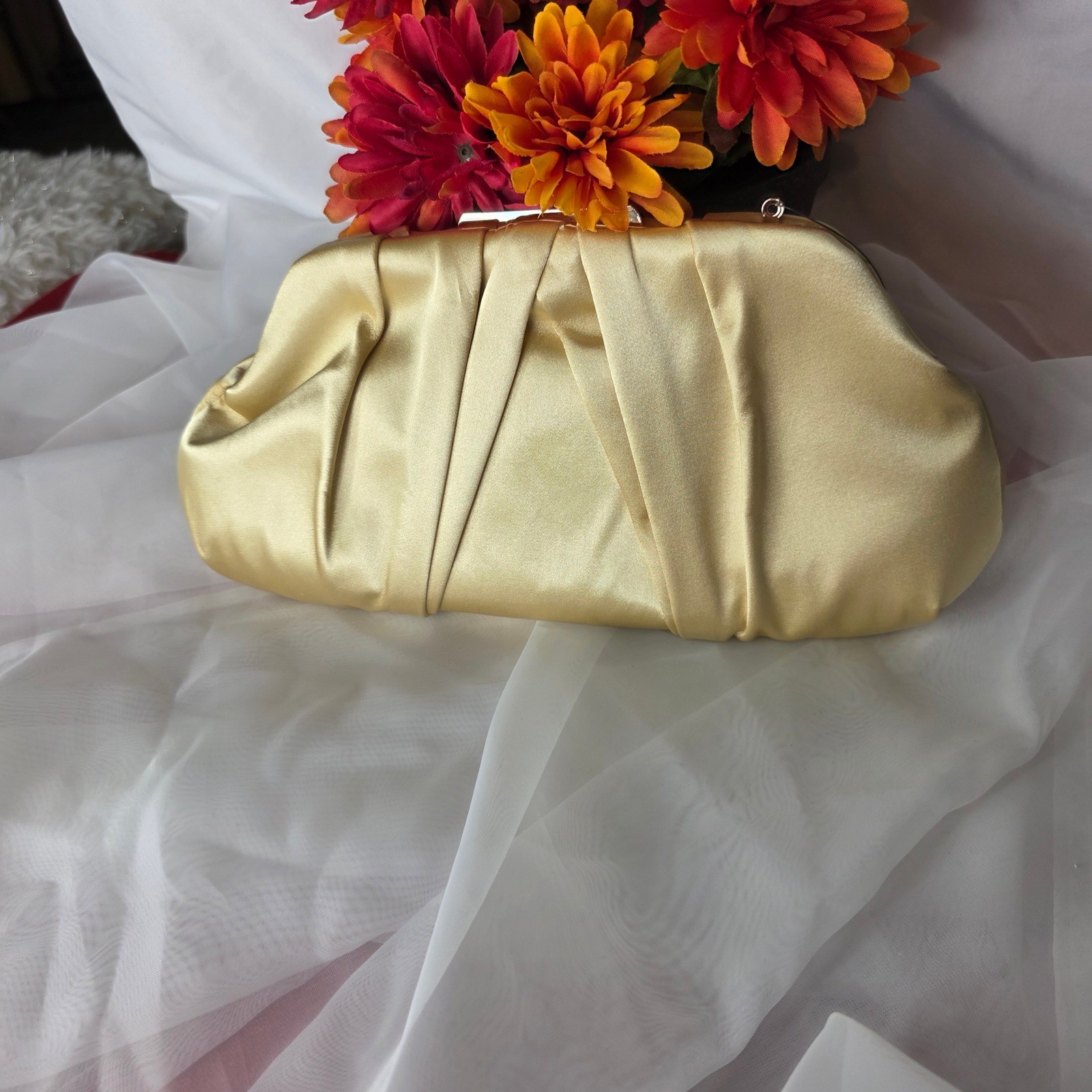 Badgley Mischka Gold Floral Satin Clutch Crystal Embellished Evening Bag TBF-908