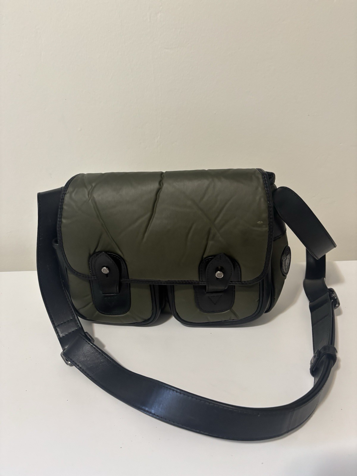Hunting World Shoulder Bag Dark Green Black Strap Crossbody