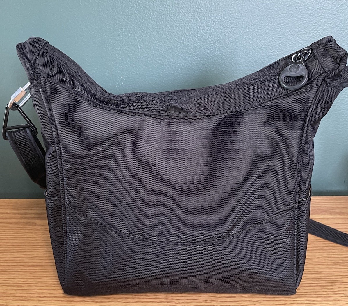 Pacsafe Citysafe 100 Anti-Theft Crossbody Bag – Black Travel Purse