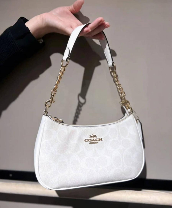 NWT COACH Women’s Teri Shoulder Bag In Signature Canvas In White/Chalk