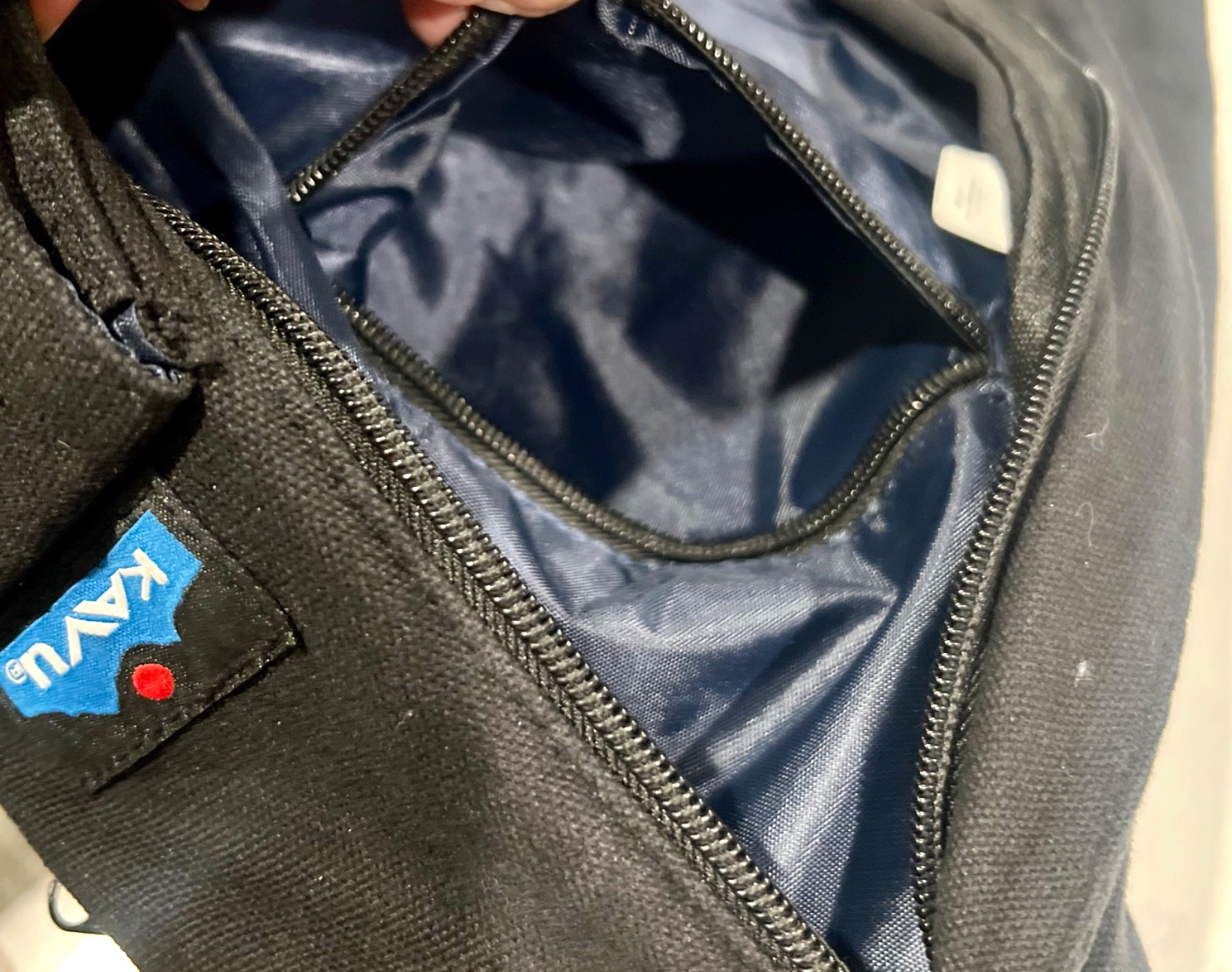 Kavu Rope Sling Crossbody Backpack Hiking Outdoor Wear 18″ Black Bag