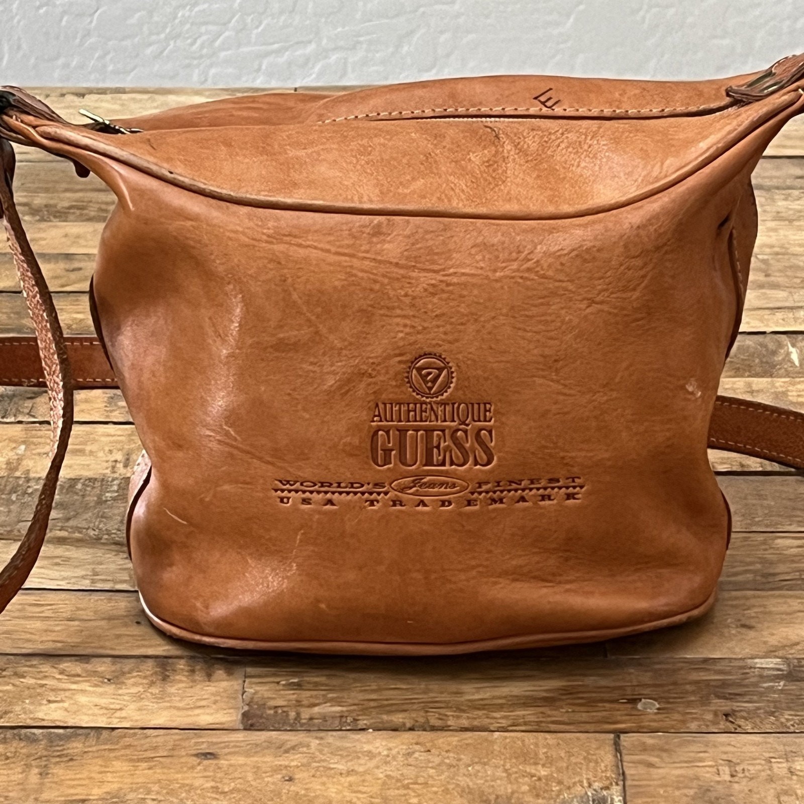 Vintage Authentique Guess Leather Crossbody Bag 5.5 in Embossed Logo