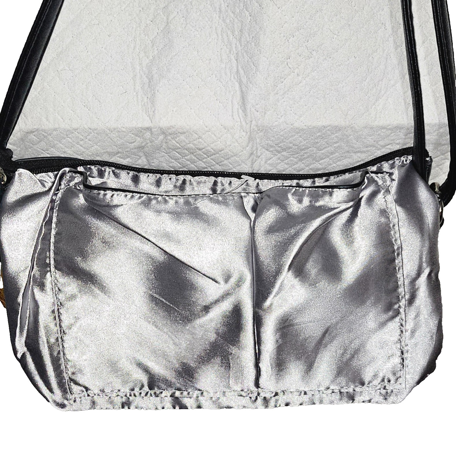 UNBRANDED FAUX EMBOSSED CROC SHOULDERBAG W/ METALIC SILVER LINING EXCELLENT COND