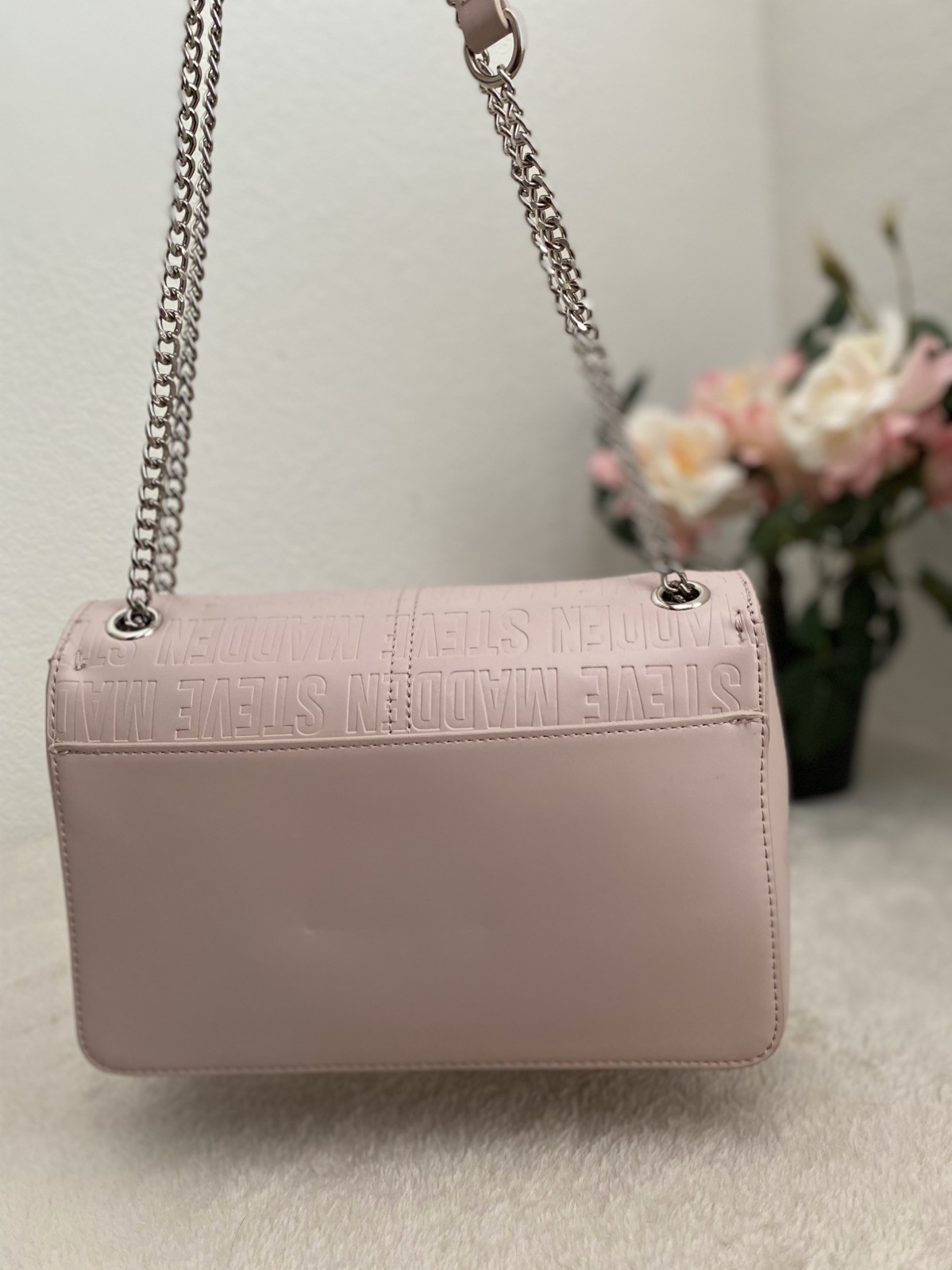 Steve Madden Logo Embossed Shoulder Crossbody Bag On A Silver Chain in Pink