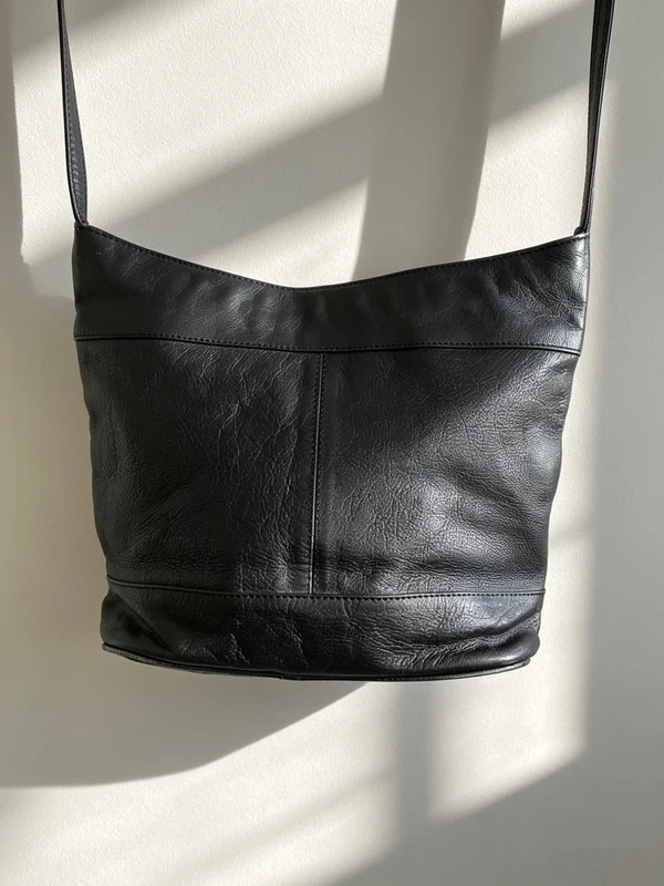 Elegant minimalist black leather bucket tote shoulder bag Made in Spain