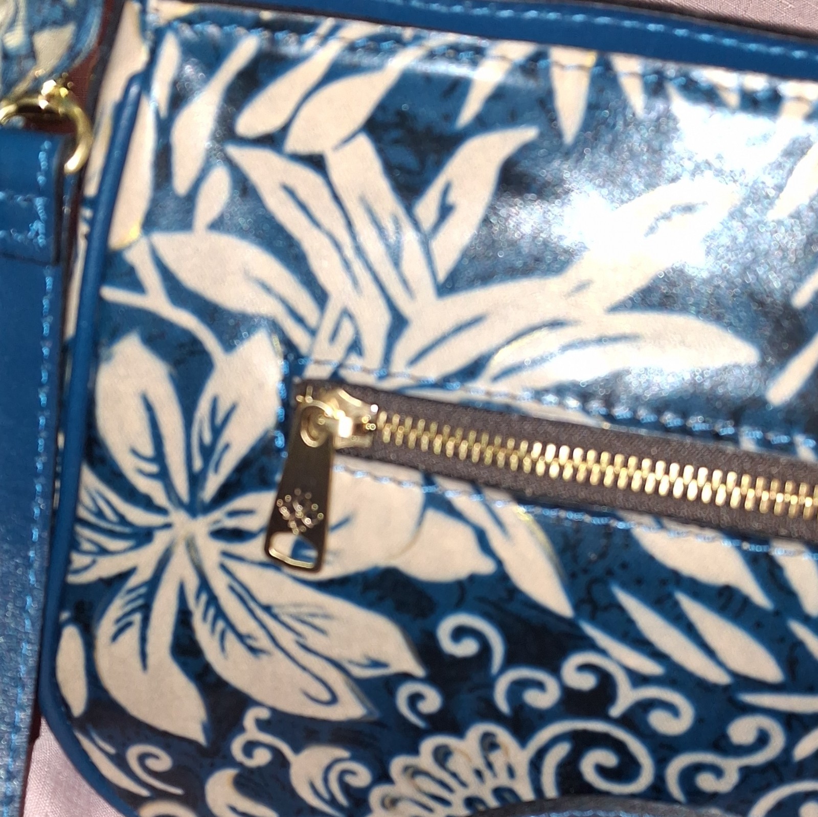 Patricia Nash Blue Green & White Floral Small Shoulder Bag Zip Adjustable Strap