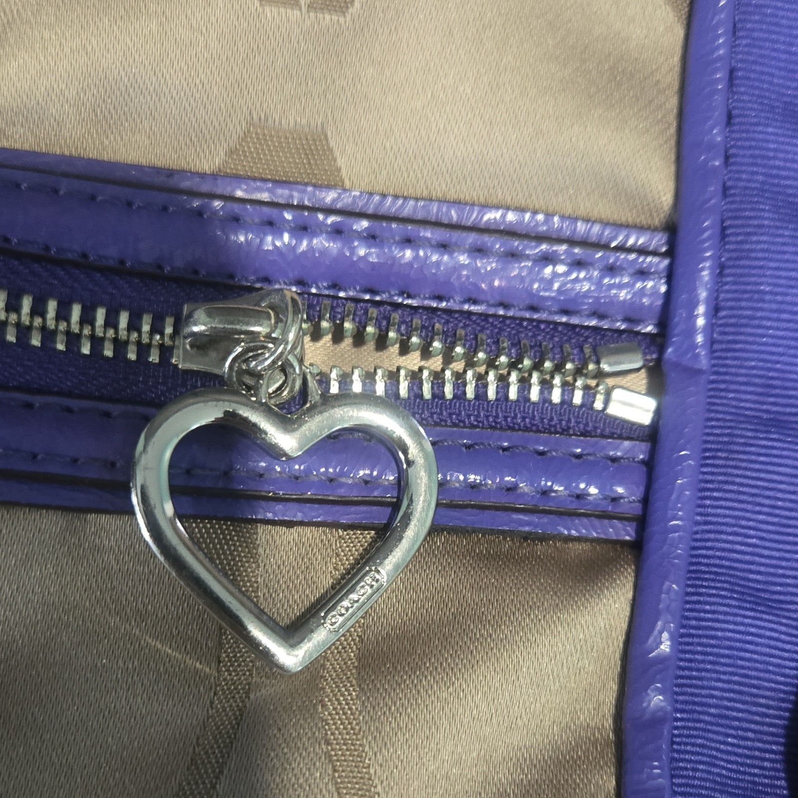 Coach Signature Beige/Purple Large Satchel Zip Silver Heart Pulls Strap Pockets