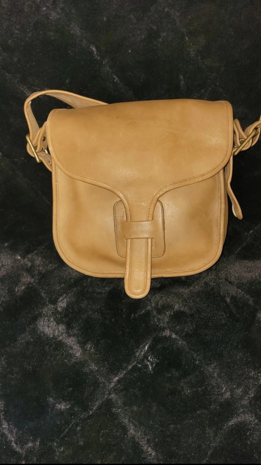 Exquisite vintage 1970s Coach bag in very good and clean condition inside and