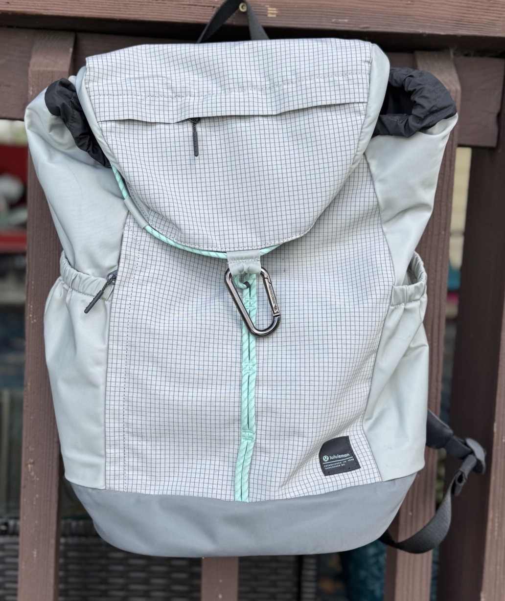 Lululemon Front Clip Backpack 21L Unisex gray silver mint bag S