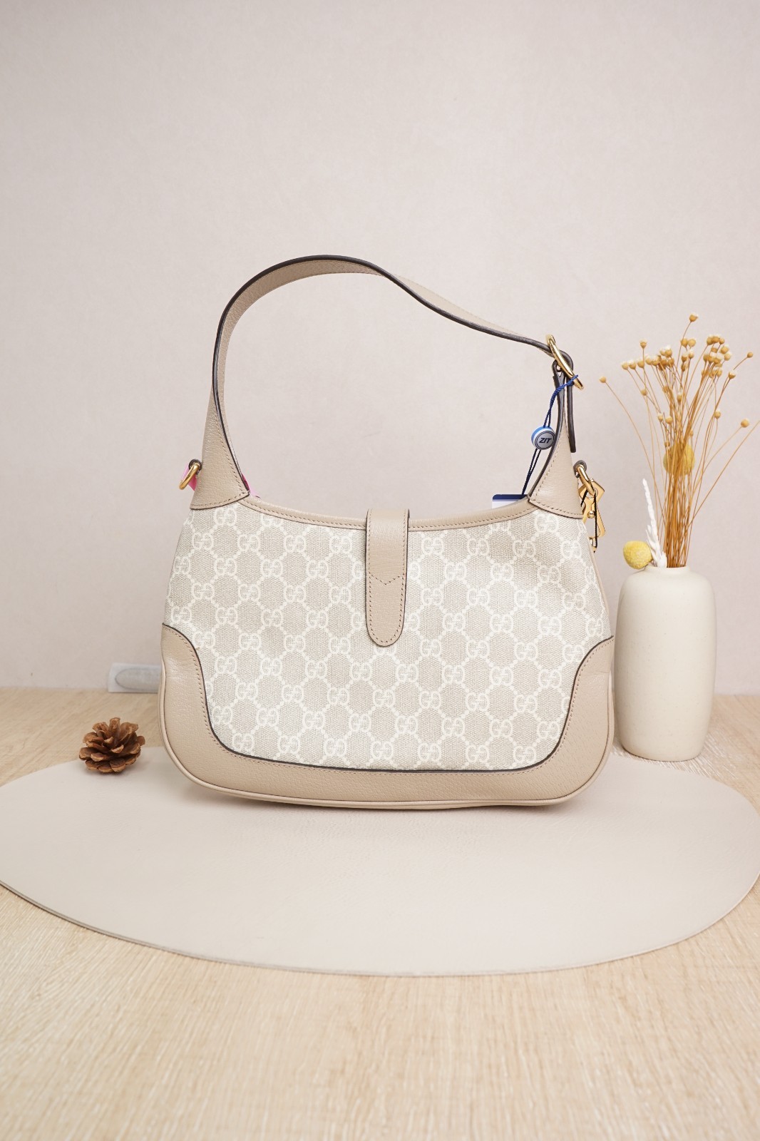 Gucci Jackie 1961 Medium Bag Oatmeal Beige Leather Piston Clasp TWO Straps