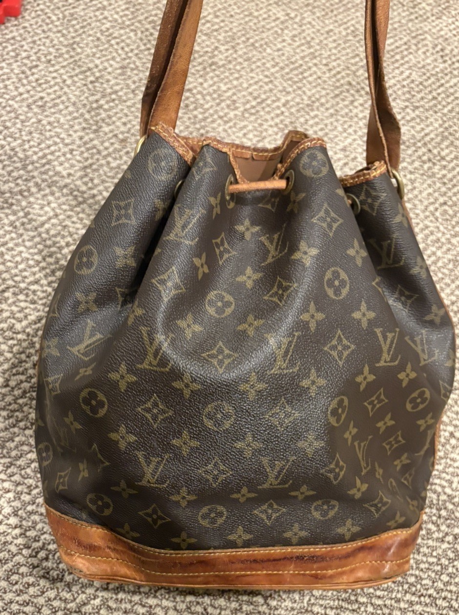 VINTAGE Louis Vuitton Noé Bag – Statement piece!!