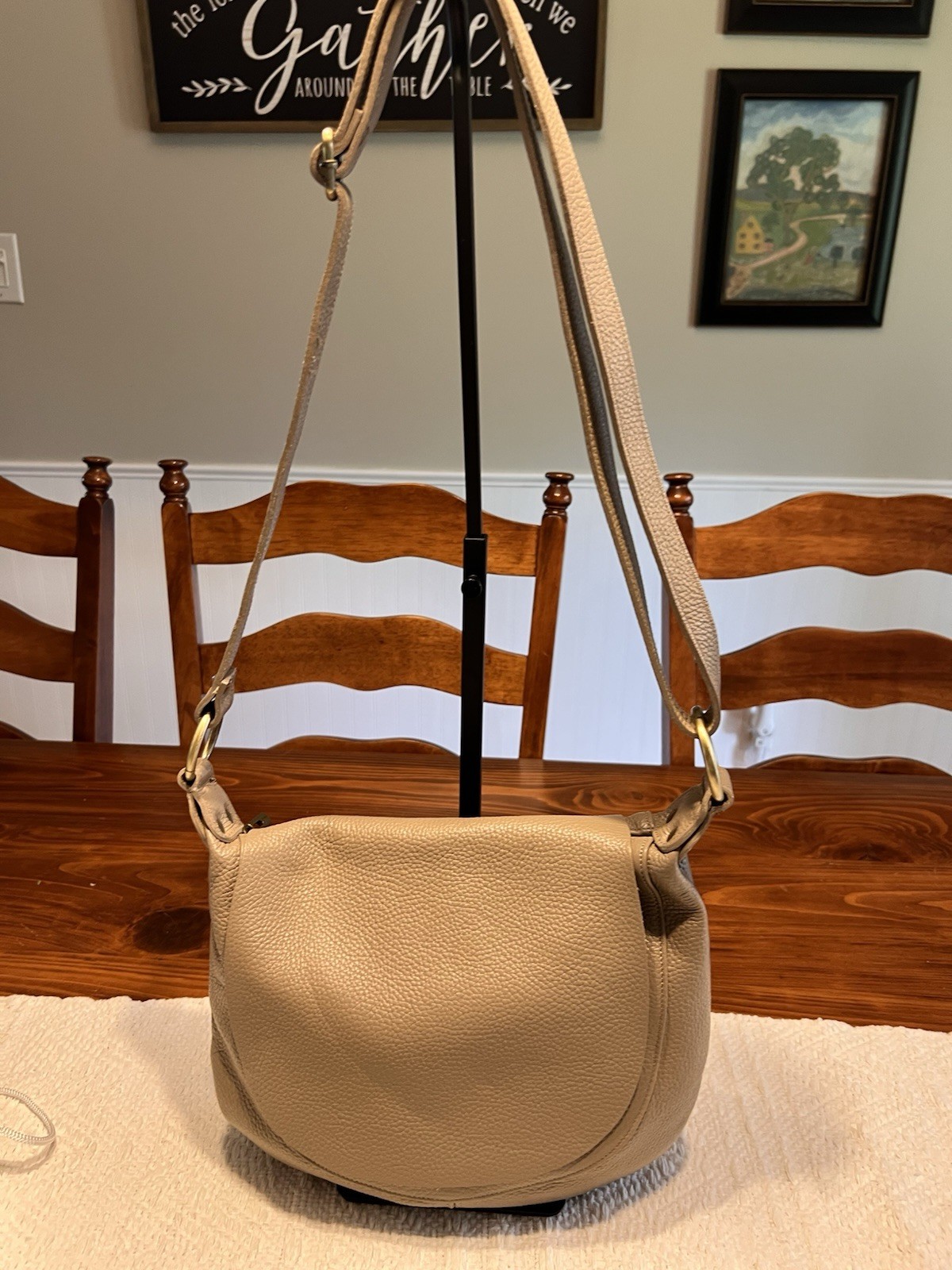 Leather Women’s Beige Shoulder Bag Zip, adjustable Strap