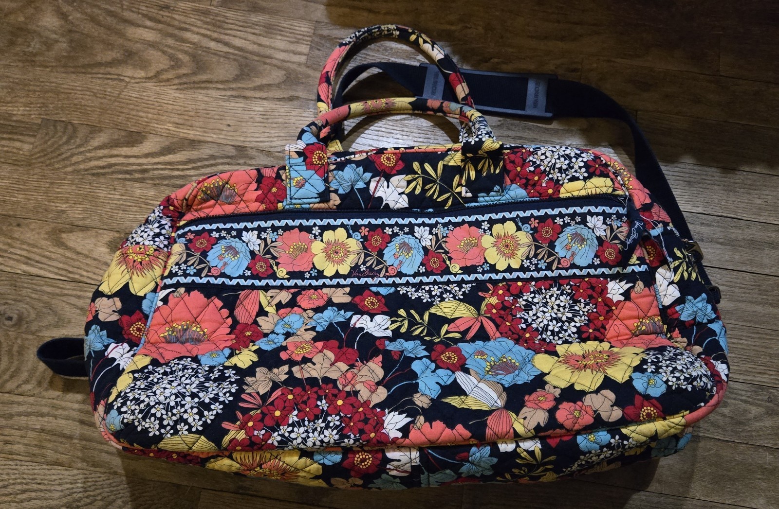 Vera Bradley Large Duffle Bag ~ Happy Snails Floral ~ Retired 2012 ~ Travel