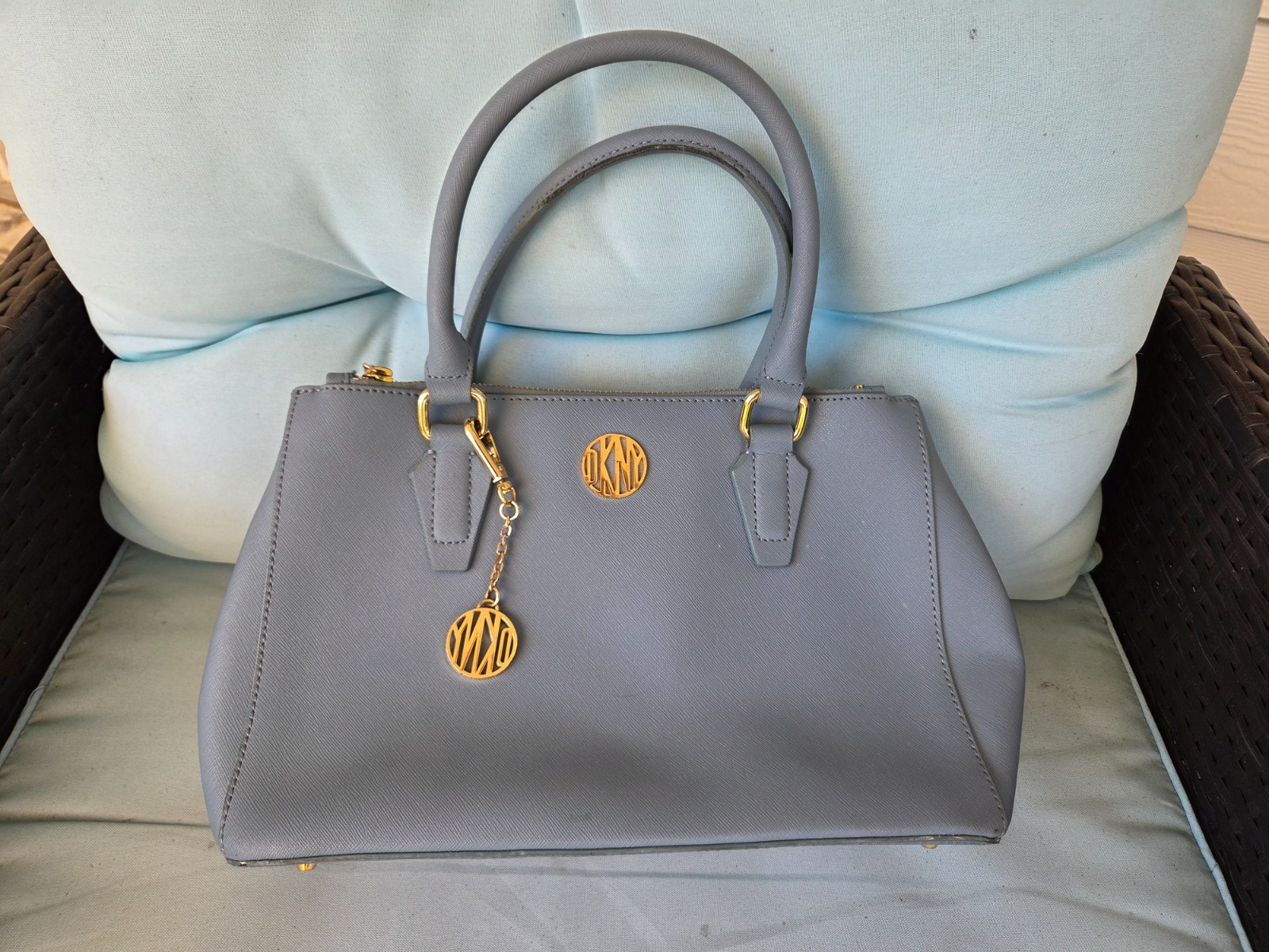 DKNY SIGNATURE LOGO WOMEN’S LEATHER SATCHEL HANDBAG NO SHOULDER STRAP BLUE