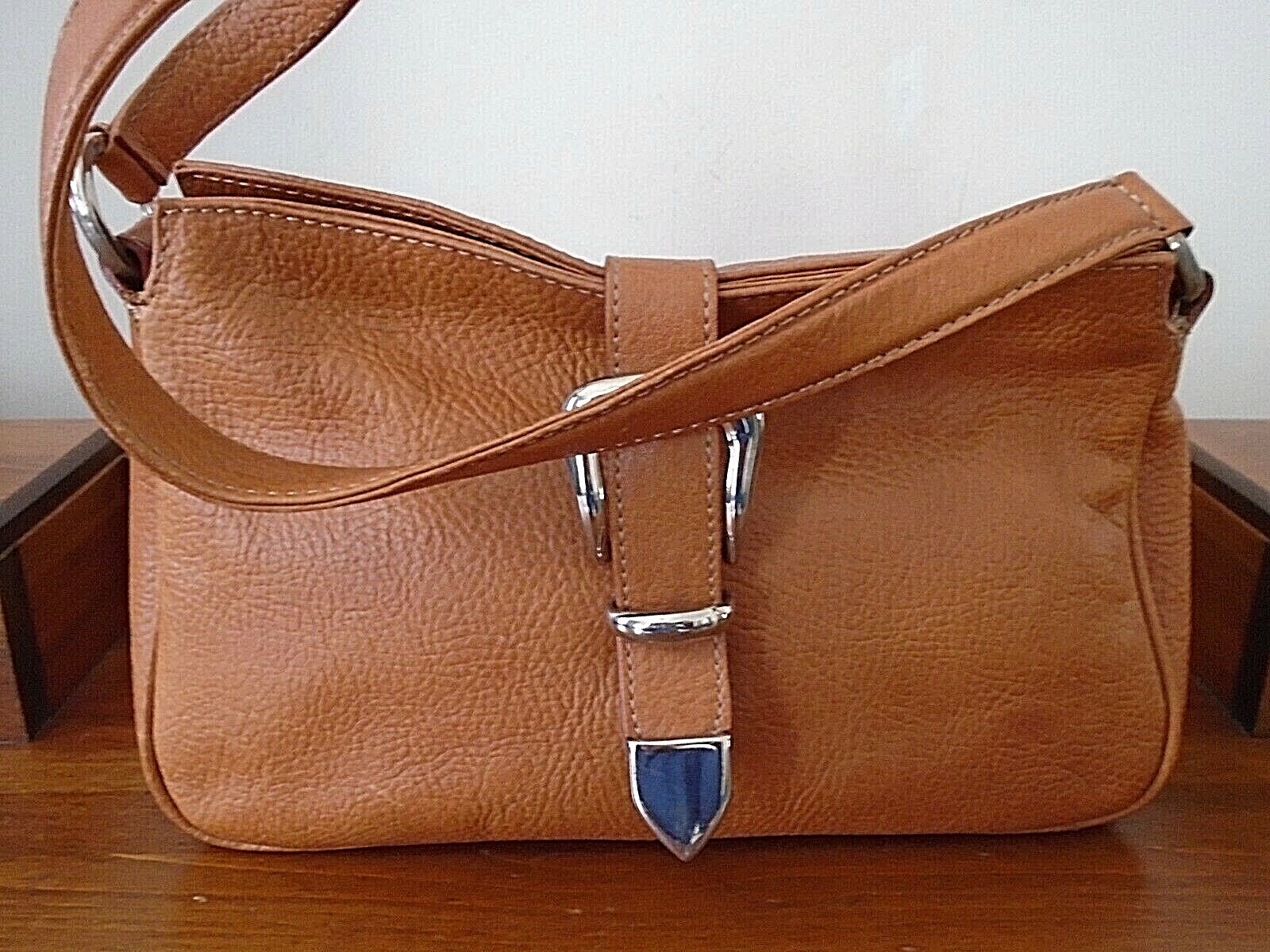 GIANFRANCO SISTI British tan leather shoulder bag made in Italy