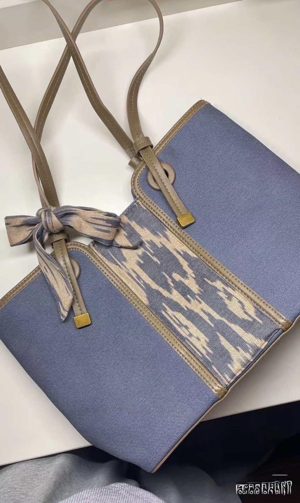 Atlas Ikat Shoulder Bag – Uzbek Cultural Pattern Handmade Style